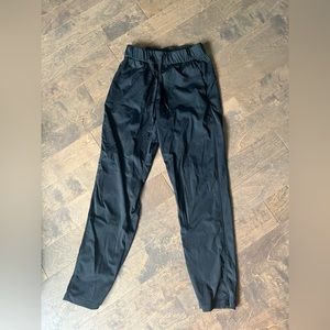 Lululemon stretch high-rise full length pant size 6